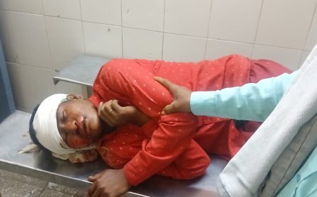 भुड़िया चौराहे पर दो बाइकों की जोरदार टक्कर, 5 लोग घायल; दो की हालत गंभीर