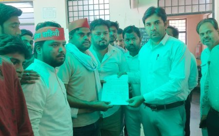 शहीदों की प्रतिमाओं पर बर्बरता के खिलाफ समाजवादी लोहिया वाहिनी का आक्रोश, एसडीएम जलालाबाद को सौंपा ज्ञापन