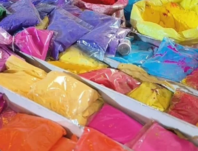 होली नजदीक आते ही बाजारों में रंगों की धूम, नकली व केमिकल युक्त रंगों से सेहत पर खतरा