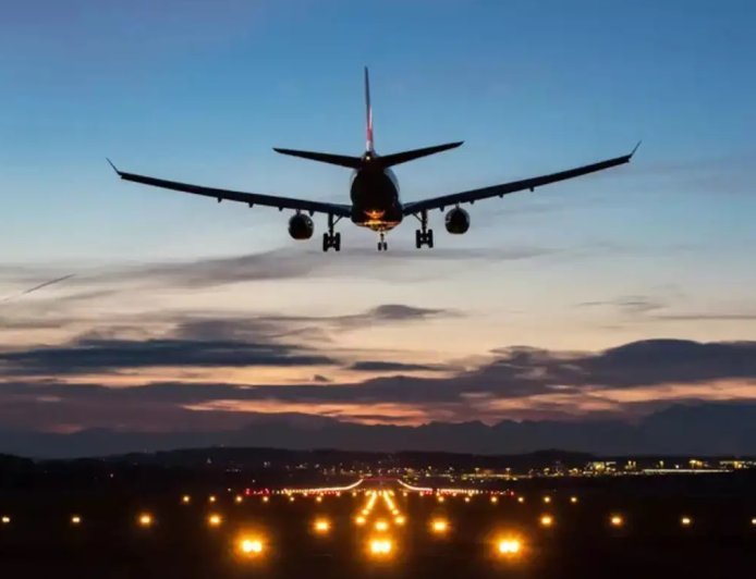 International Flight Crisis: मिडिल ईस्ट तनाव का असर, Air India की 50+ अंतरराष्ट्रीय उड़ानें रद्द, हजारों यात्री परेशान