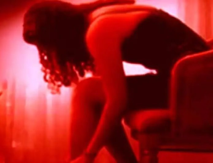 रांची में देह व्यापार का भंडाफोड़: होटल में पुलिस छापा, 5 युवतियों समेत 8 गिरफ्तार