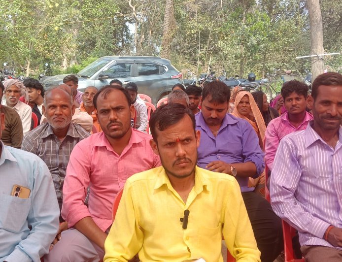 सीलिंग की जमीन पर गरीब बता कर कब्जा करने वाली महिला के पास है एक एकड़ जमीन -आदर्श श्रीवास्तव