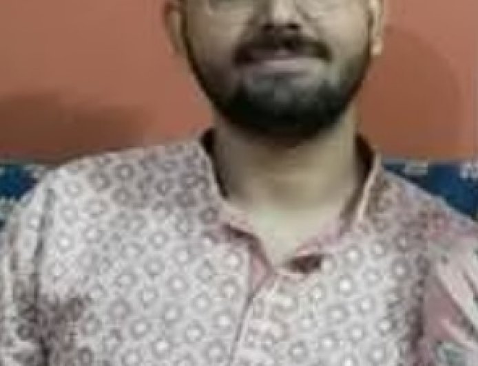 अंबेडकरनगर के पुरु दुबे बने IAS, UPSC 2025 में 86वीं रैंक हासिल कर बढ़ाया जिले का गौरव