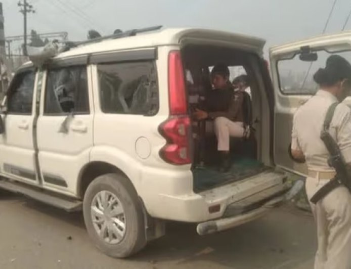 छपरा में बालू माफियाओं का आतंक: खनन पदाधिकारी की गाड़ी का शीशा तोड़ा, पुलिस ने शुरू की छापेमारी