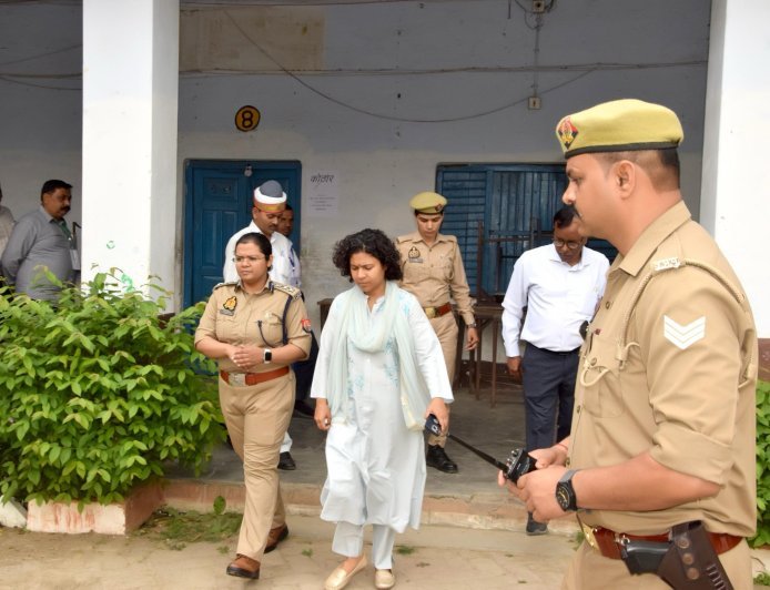 लखीमपुर खीरी: 6239 ने दी पुलिस भर्ती परीक्षा, कड़ी सुरक्षा व्यवस्था के बीच हुई 16 केंद्रों पर परीक्षा