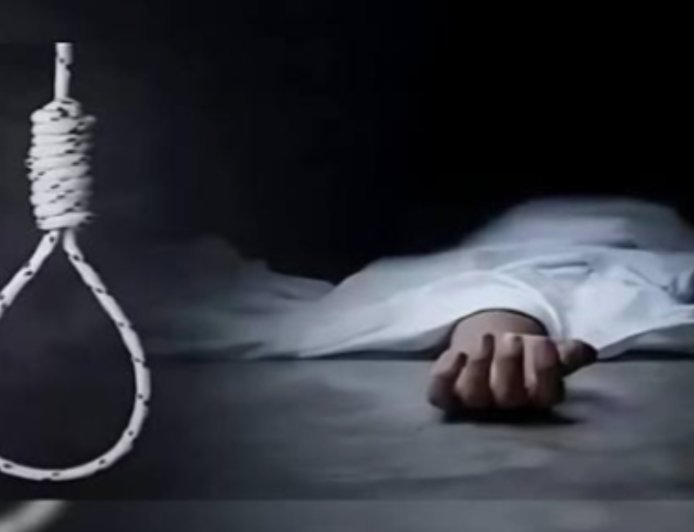 गांव टॉपर में घरेलू कलह: युवक ने पंखे के कुंडे से फांसी लगाकर दी जान, पुलिस ने शव पोस्टमॉर्टम को भेजा