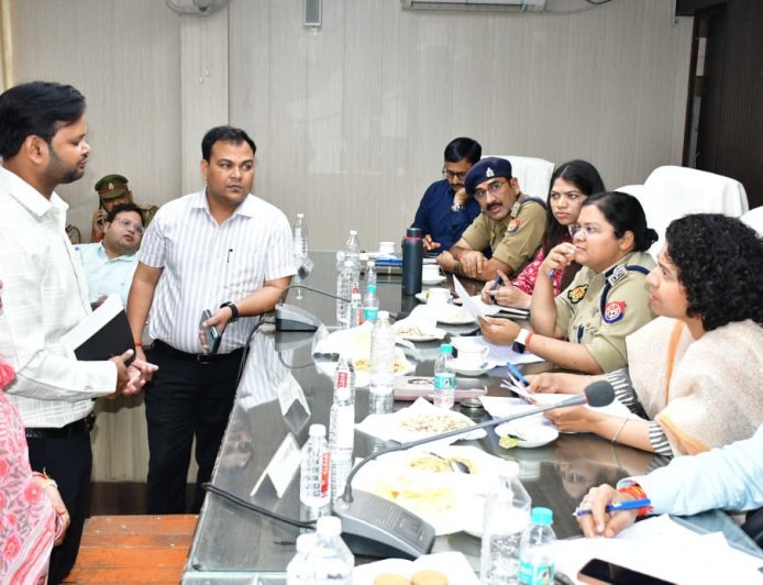 डीएम की अध्यक्षता में आयोजित हुआ संपूर्ण समाधान दिवस