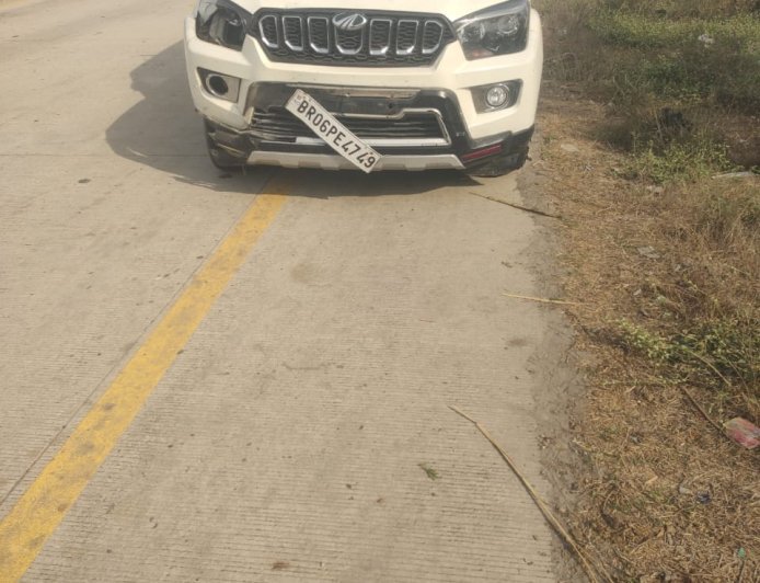 अम्बेडकर नगर: तेल लेकर घर लौट रहे मोटर साइकिल सवार व्यक्ति को महिंद्रा स्कॉर्पियो गाड़ी ने मारी जोरदार टक्कर