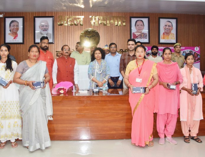 1265 सहायिकाओं को नियुक्ति पत्र, स्मार्ट डिजिटल सुविधाओं से लैस हुए केंद्र