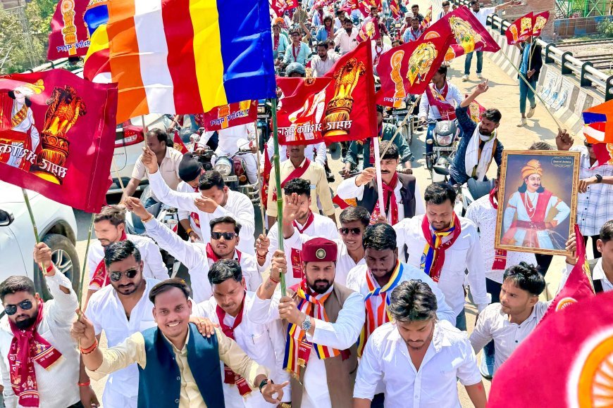 अम्बेडकर नगर: बाइक रैली में हज़ारों लोगों की जुटी भीड़, शांतिपूर्ण तरीके से निकली जिला मुख्यालय पर शोभायात्रा