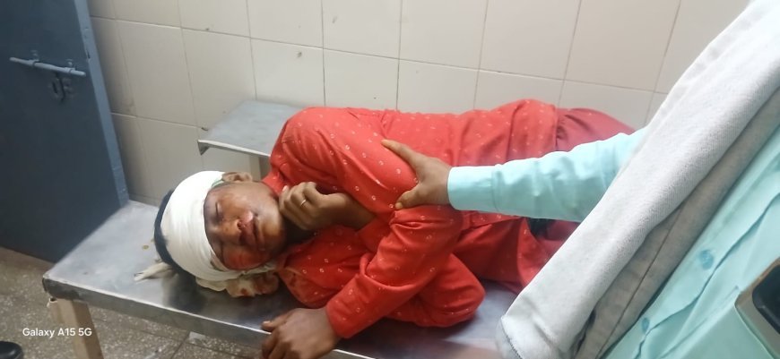 भुड़िया चौराहे पर दो बाइकों की जोरदार टक्कर, 5 लोग घायल; दो की हालत गंभीर