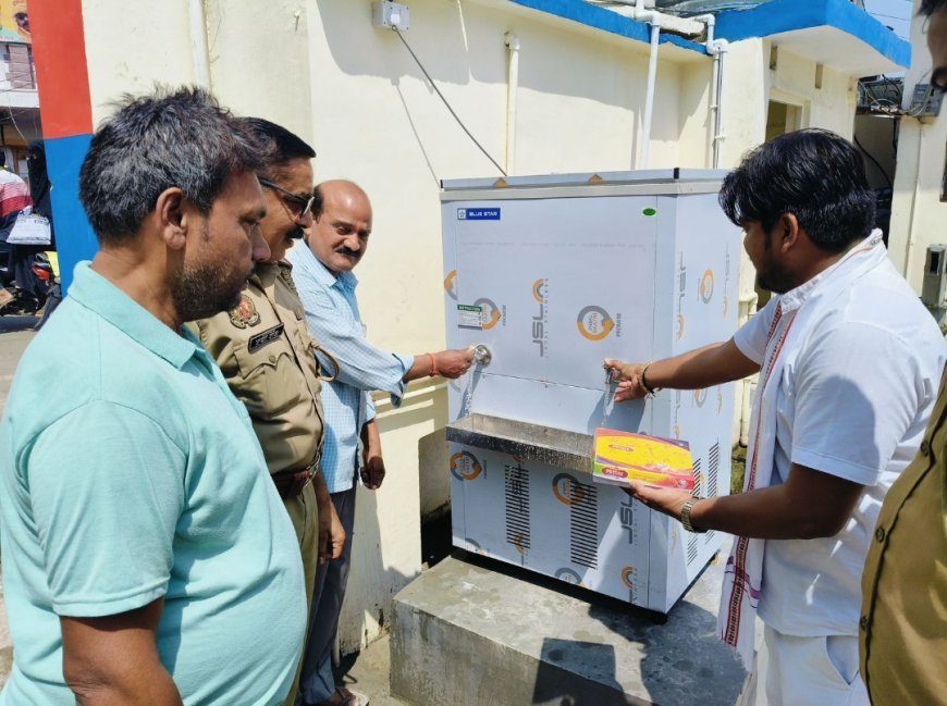 अयोध्या : आमजन के लिए वाटर कूलर  स्थापित, सभासद ने किया उद्घाटन