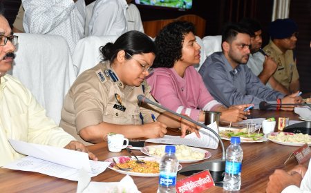 डीएम की अध्यक्षता में हुआ सम्पूर्ण समाधान दिवस का आयोजन, 68 शिकायतें दर्ज