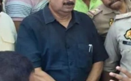 देवरिया में बरहज तहसील के उपजिलाधिकारी भूमि के विवाद में निलंबित