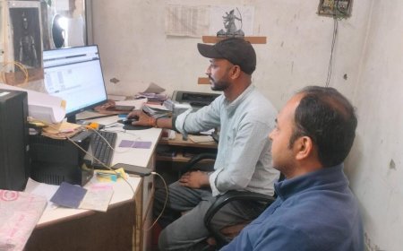 पौड़ी गढ़वाल में LPG आपूर्ति पर सख्ती, 4 गैस गोदामों का निरीक्षण