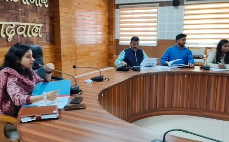 विशेष गहन पुनरीक्षण को लेकर राजनीतिक दलों के साथ बैठक संपन्न