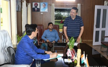 हल्द्वानी जनसुनवाई में आयुक्त दीपक रावत ने सुनी समस्याएं, कई मामलों का मौके पर निस्तारण