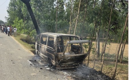 मुरादाबाद : बिजली के खंभे से टकराते ही कार बनी आग का गोला, बाल-बाल बचे सवार