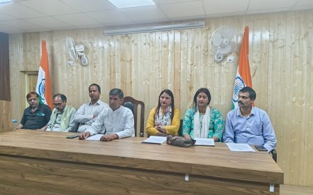 नारी शक्ति विधेयक पर सियासी घमासान