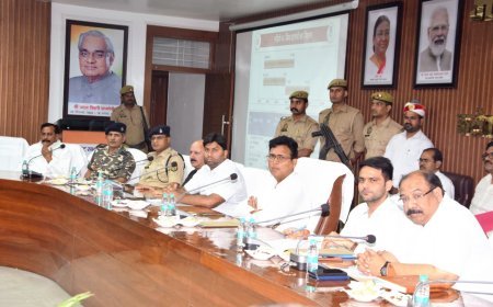 खीरी में संभावित बाढ़ से निपटने की तैयारी, डीएम अंजनी कुमार सिंह ने बनाई रणनीति