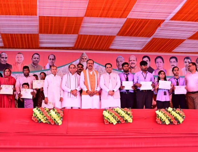 महर्षि कश्यप जयंती एवं महाराजा निषादराज गुह जन्मोत्सव कार्यक्रम में उमड़ा जनसैलाब