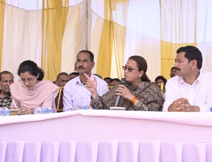 हर व्यक्ति तक योजनाओं का लाभ पहुंचा रही सरकार: रेखा आर्य