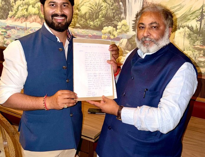 अकबरपुर में जल्द बनेगा ₹5.50 करोड़ की लागत से इलेक्ट्रिक चार्जिंग स्टेशन: विवेक मौर्य