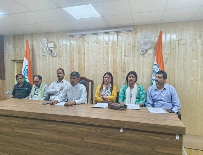 नारी शक्ति विधेयक पर सियासी घमासान