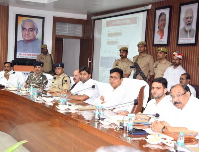 खीरी में संभावित बाढ़ से निपटने की तैयारी, डीएम अंजनी कुमार सिंह ने बनाई रणनीति