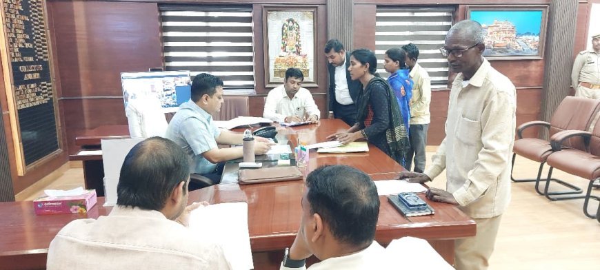 अयोध्या : जिलाधिकारी ने सुनी जनता की समस्याएं, दिए निस्तारण के निर्देश