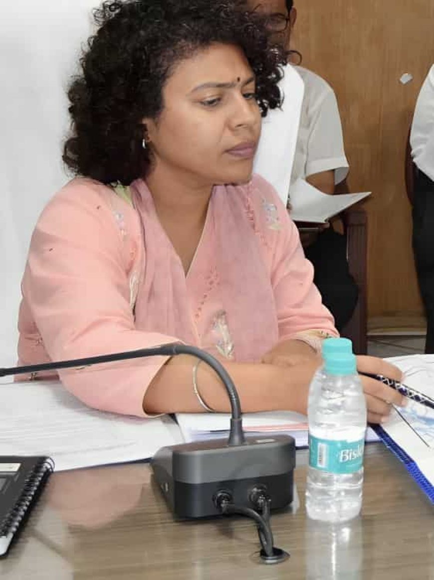 विस्थापित व थारू परिवारों को पूर्ण भूमिधर अधिकार