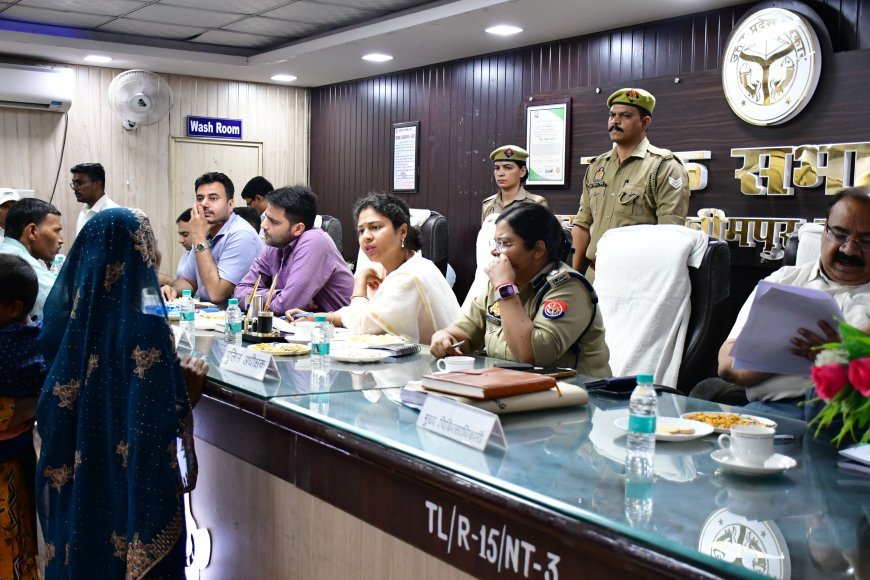 डीएम की अध्यक्षता में सम्पूर्ण समाधान दिवस आयोजित, 63 शिकायतों में 6 का मौके पर निस्तारण