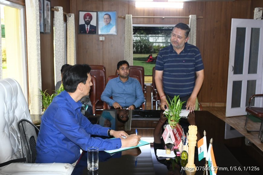 हल्द्वानी जनसुनवाई में आयुक्त दीपक रावत ने सुनी समस्याएं, कई मामलों का मौके पर निस्तारण