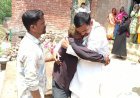 अम्बेडकर नगर: मीरानपुर हत्याकांड पर पीड़ित परिवारों से मिल कांग्रेस जिला अध्यक्ष ने गहराई से निष्पक्ष जांच की मांग की