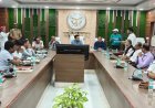 जौनपुर: जिलाधिकारी ने विद्युत विभाग की समीक्षा बैठक में अधिकारियों को लगाई फटकार