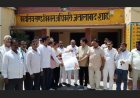 शाहजहांपुर : ग्राम पंचायत प्रधान संगठन ने प्रधानों का कार्यकाल बढ़ाने या समय से चुनाव कराने के लिए मुख्यमंत्री के नाम संबोधित विज्ञापन खंड विकास अधिकारी को दिया