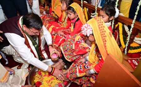 डोल आश्रम में सीएम ने की पूजा-अर्चना