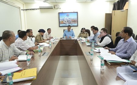 भूमि फर्जीवाड़े पर गढ़वाल कमिश्नर सख्त, 24 मामलों में FIR के निर्देश