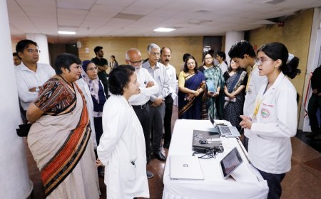 देहरादून : एम्स में आयोजित हुई शरीर क्रिया विज्ञान इनोवेशन प्रतियोगिता एवं प्रदर्शनी