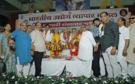 मथुरा : व्यापारियों ने स्वदेशी और स्थानीय उत्पादों को बढ़ावा देने का लिया संकल्प