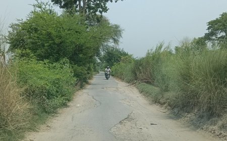 अम्बेडकर नगर : जमुनीपुर-अरिया मार्ग बना हादसों का खतरा, ग्रामीणों में नाराजगी