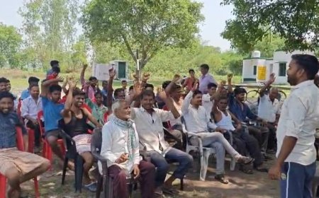 लखीमपुर खीरी:  साल से बदहाल सड़क पर फूटा ग्रामीणों का गुस्सा, 2027 चुनाव बहिष्कार की चेतावनी