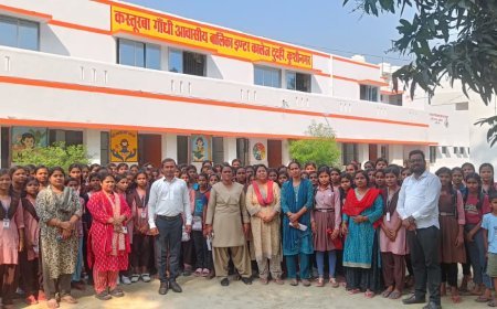 कुशीनगर:  बाल विवाह रोकथाम और महिला कल्याण योजनाओं के प्रति छात्र-छात्राओं को किया गया जागरूक