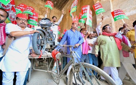 अयोध्या: सपा महानगर कमेटी ने महंगाई व छात्र मुद्दों पर राज्यपाल के नाम सौंपा ज्ञापन, भाजपा सरकार पर लगाए गंभीर आरोप