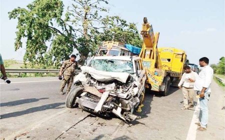 खगड़िया : NH-31 पर भीषण सड़क हादसा, शिक्षिका समेत 3 लोगों की मौत; मचा कोहराम