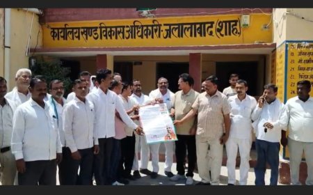 शाहजहांपुर : ग्राम पंचायत प्रधान संगठन ने प्रधानों का कार्यकाल बढ़ाने या समय से चुनाव कराने के लिए मुख्यमंत्री के नाम संबोधित विज्ञापन खंड विकास अधिकारी को दिया