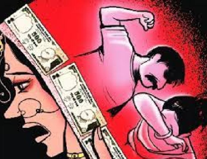 ​मुरादाबाद : दहेज के भूखे ससुरालियों ने विवाहिता को पीटकर निकाला