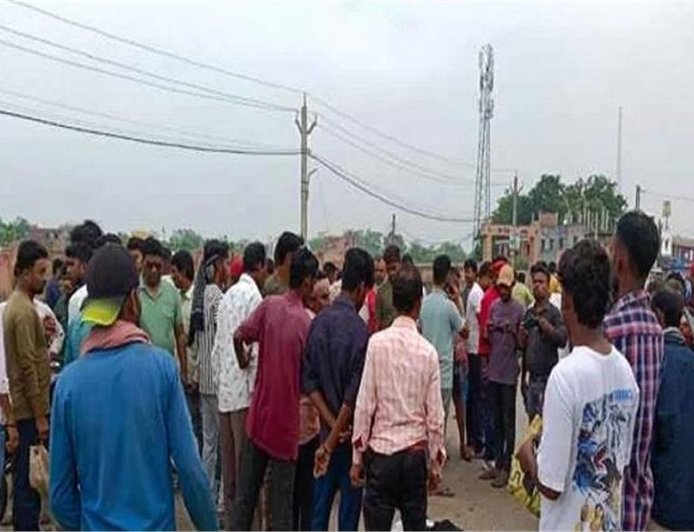 नेशनल हाईवे पर हुआ  भीषण हादसा, 22 वर्षीय युवक की मौत, भड़के लोगों ने किया हंगामा