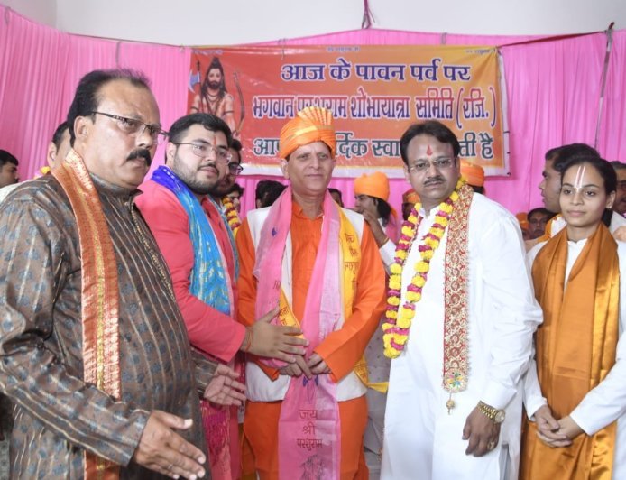 8000 रक्त यूनिट उपलब्ध कराने पर सम्मान