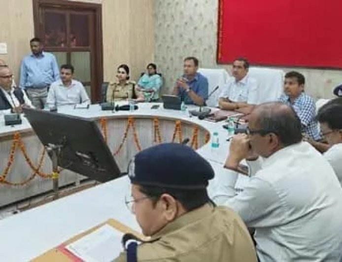 मथुरा : त्योहारों पर सुरक्षा और व्यवस्था के सख्त निर्देश